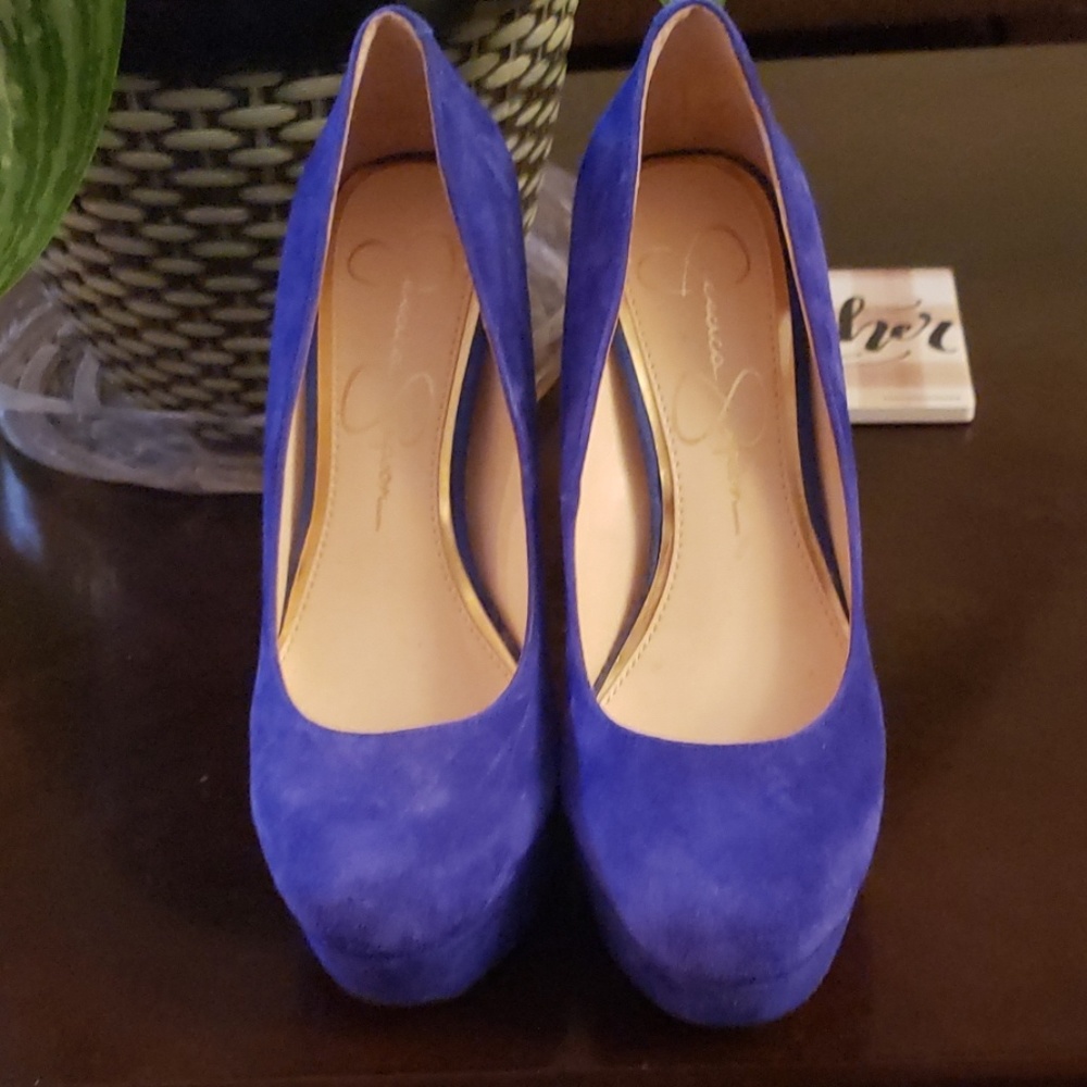 Heels - Picture 2 of 3